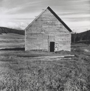Walker Evans: Barn, Nova Scotia, 1969 – 1971