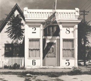 Walker Evans: Façade of House with Large Numbers, Denver, Colorado, August 1967