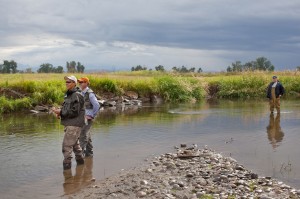 President Barack Obama and local fishing guide Dan Vermillion fish for trout on the East Gallatin River near Belgrade, August 2009, Official White House Photograph by Pete Souza (http://commons. wikimedia.org/wiki/ File:Barack_Obama_fishing.jpg?uselang=de)