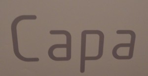 Schriftzug des neuen Capa-Zentrums in Budapest.
