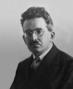 Walter Benjamin, Fotograf unbekannt, um 1928 - Akademie der Künste, Berlin - Walter Benjamin Archiv. Lizenziert unter Gemeinfrei über Wikimedia Commons - https://commons.wikimedia.org/wiki/File:Walter_Benjamin_vers_1928.jpg#/media/File:Walter_Benjamin_vers_1928.jpg