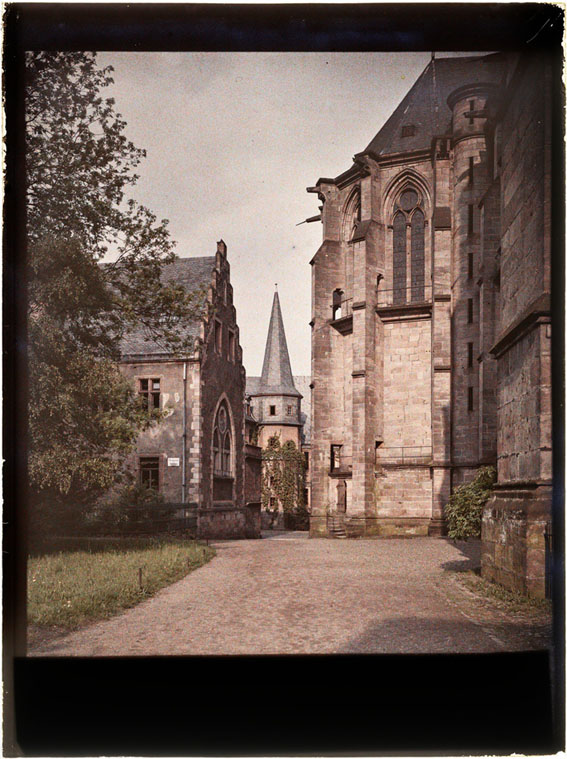 Deutsches Haus & Komturei – Durchgang zwischen Deutschordensgebäuden und Elisabethkirche